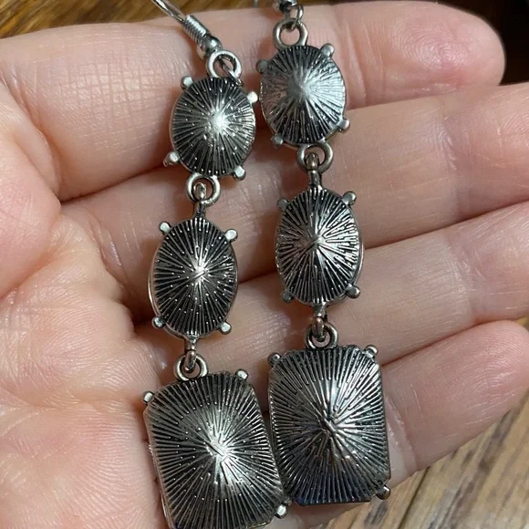 Aurora Crystal Drop Earrings - Picture 4 of 4